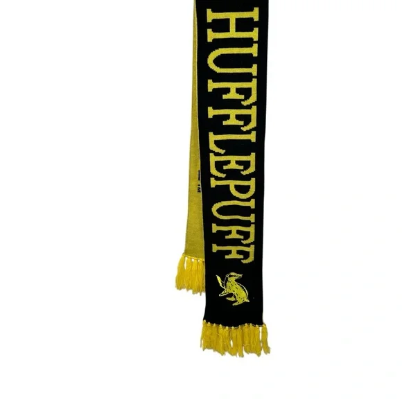 Harry Potter Hufflepuff Scarf Black Yellow Knit Striped Hogwarts Wizardcore - Picture 3 of 7